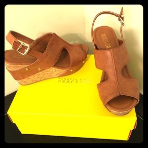 NEVER WORN- Women’s 8.5M Kenneth Cole Wedges